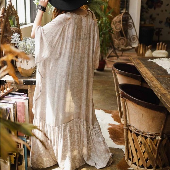 125. LAST 1! Stunning Maxi Long Flowy Prairie Oversized Bohemian Paisley Kimono - Picture 5 of 6